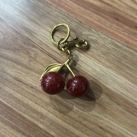Cherry Charm Key Chain Key Card Wallet Holder Gold Tone & Sparkle Vibrant Red - Picture 3 of 6